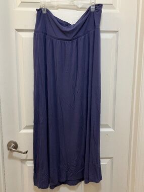 Liz Lange Maternity long blue maxi skirt size M